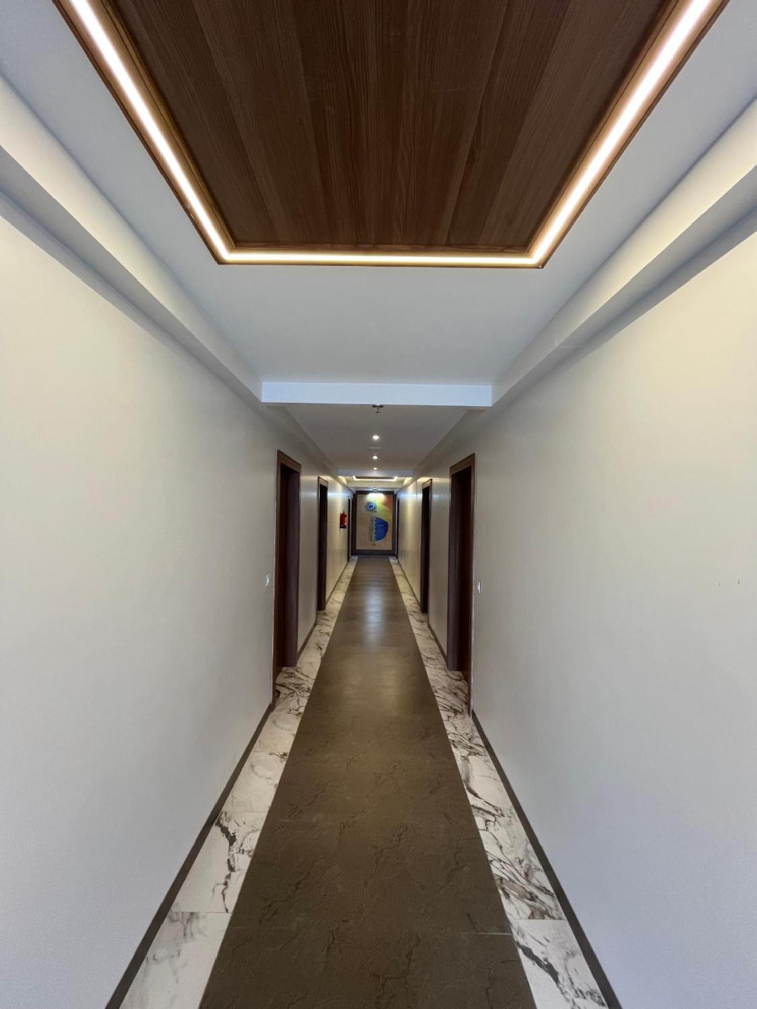 Hotel Three Seasons Vrindāvan Dış mekan fotoğraf