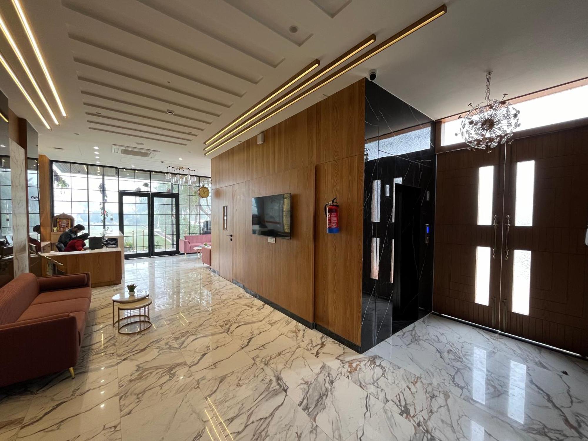 Hotel Three Seasons Vrindāvan Dış mekan fotoğraf