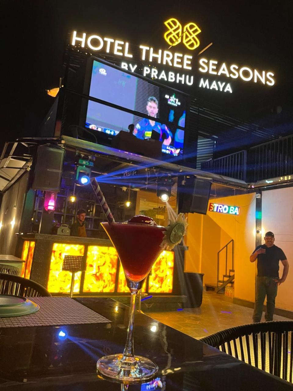 Hotel Three Seasons Vrindāvan Dış mekan fotoğraf