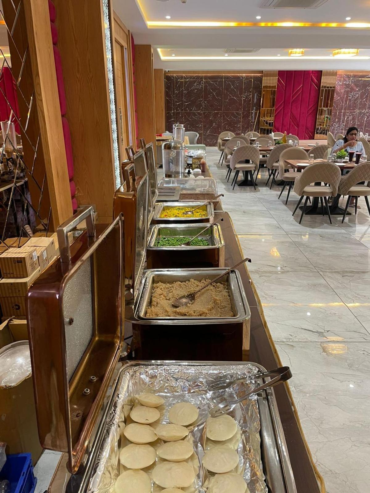 Hotel Three Seasons Vrindāvan Dış mekan fotoğraf