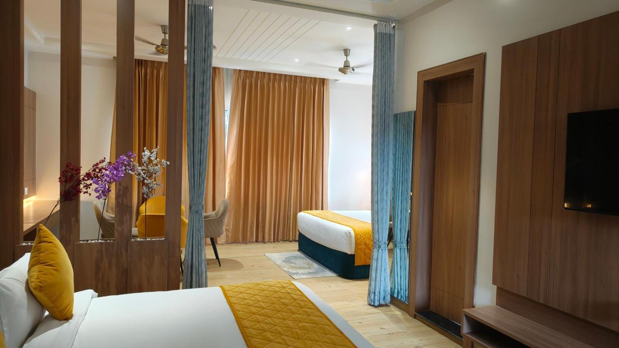 Hotel Three Seasons Vrindāvan Dış mekan fotoğraf