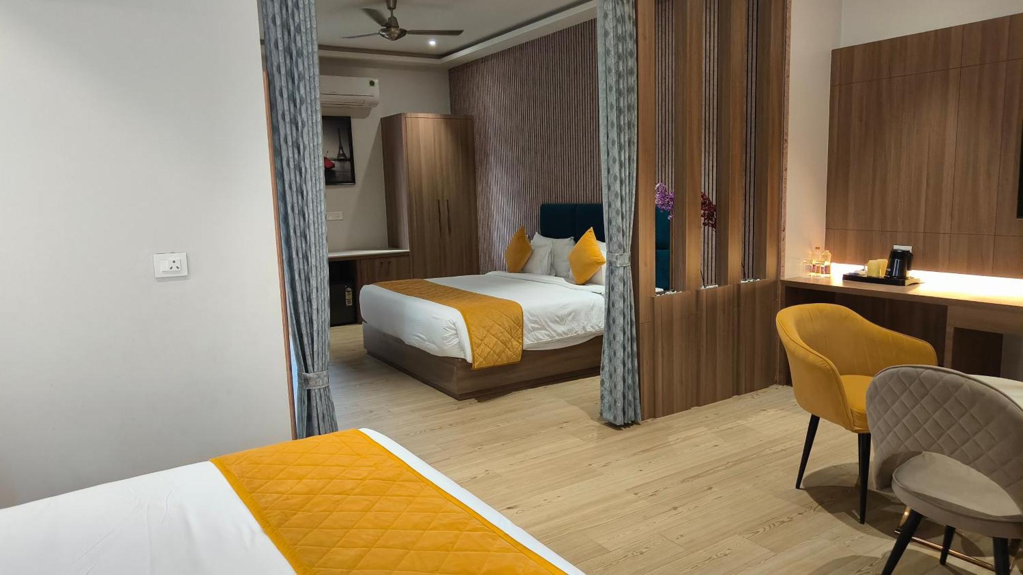 Hotel Three Seasons Vrindāvan Dış mekan fotoğraf