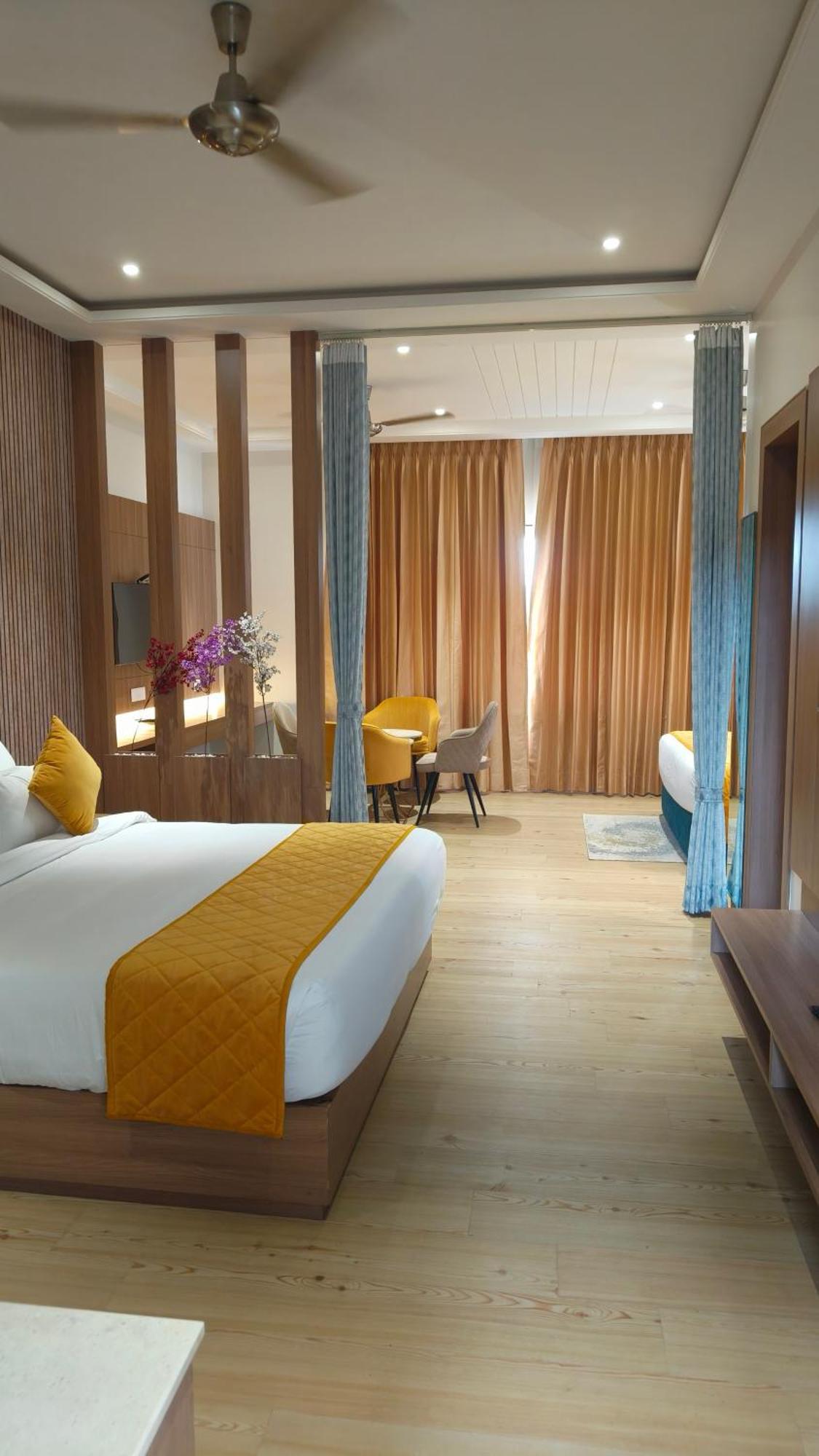 Hotel Three Seasons Vrindāvan Dış mekan fotoğraf