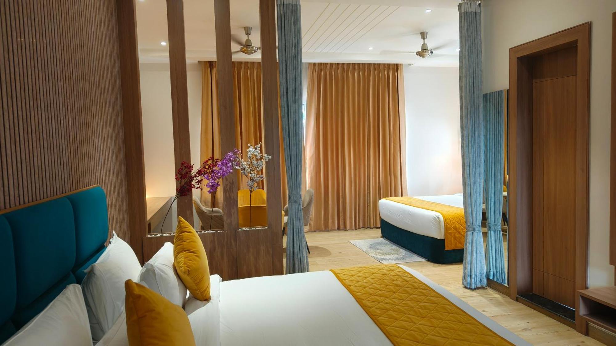 Hotel Three Seasons Vrindāvan Dış mekan fotoğraf