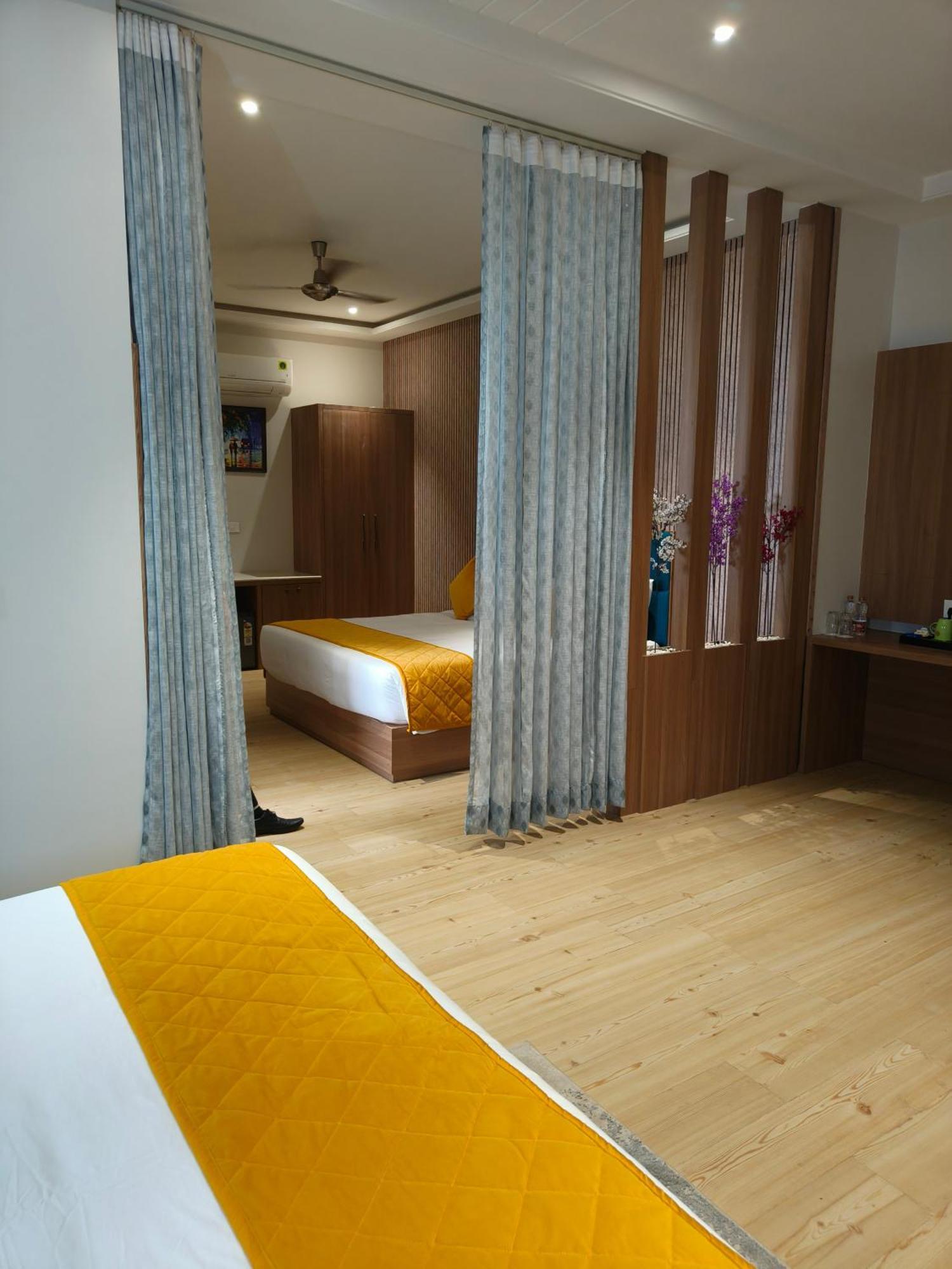 Hotel Three Seasons Vrindāvan Dış mekan fotoğraf